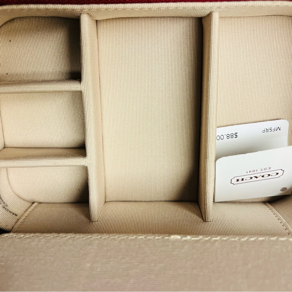 NWT! Red patent leather travel jewelry case - Picture 6 of 8